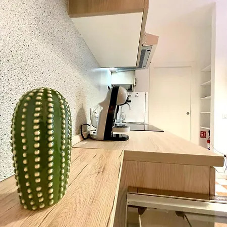 Leoncino Lägenhet *